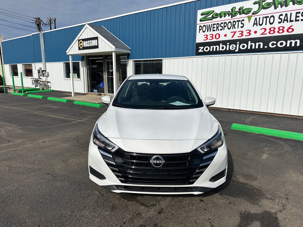 2025 Nissan Versa Image 2