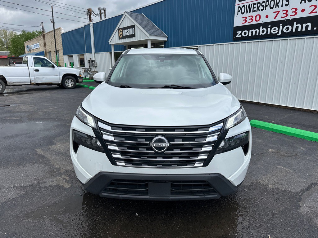 2024 Nissan Rogue Image 2