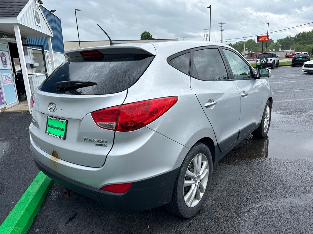 2010 Hyundai Tucson Image 8