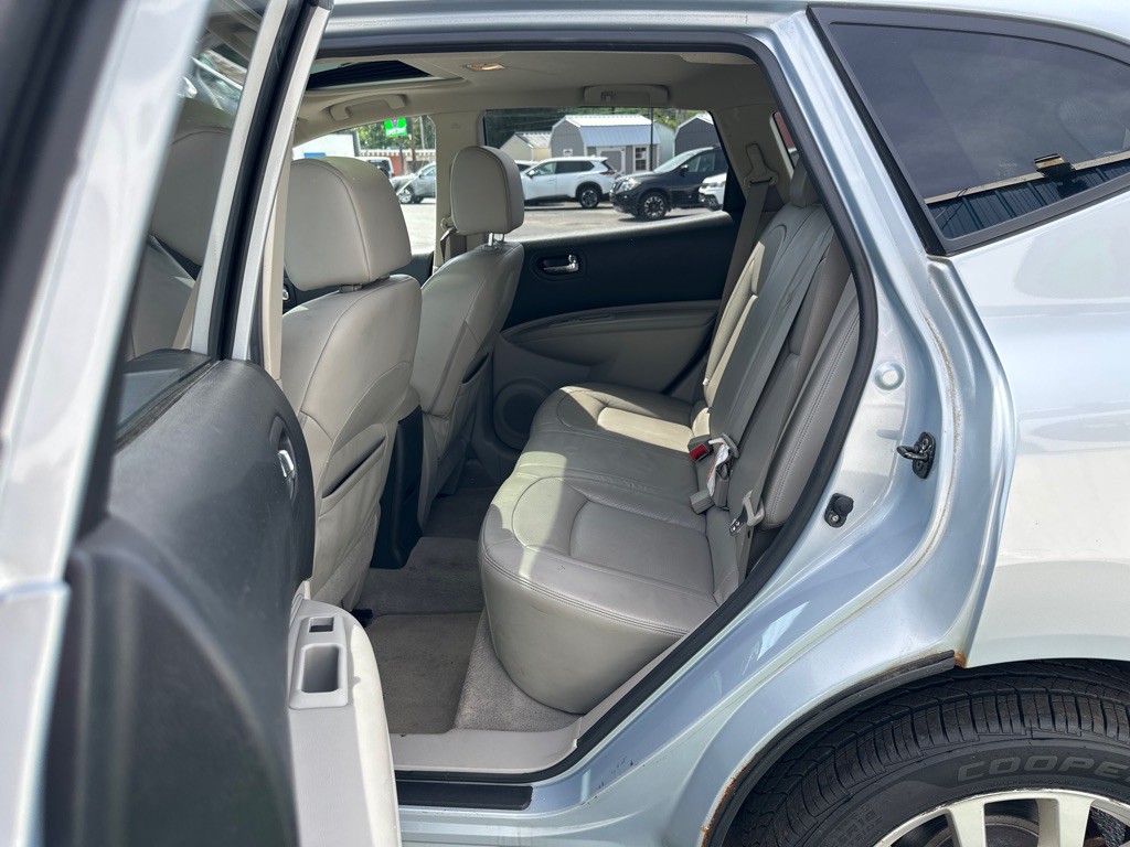 2011 Nissan Rogue Image 18