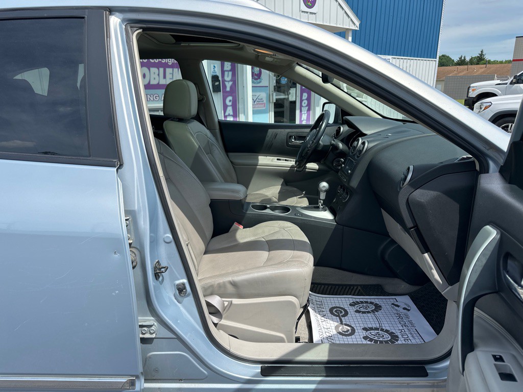 2011 Nissan Rogue Image 25