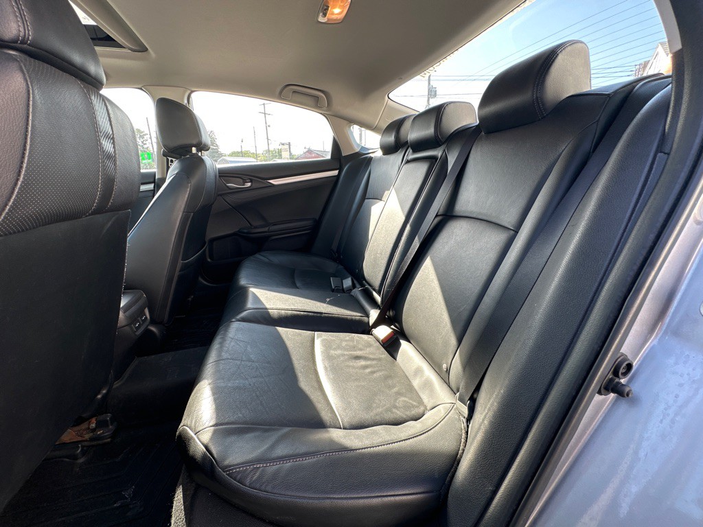 2017 Honda Civic Image 12