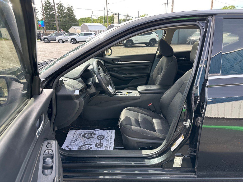 2019 Nissan Altima Image 8