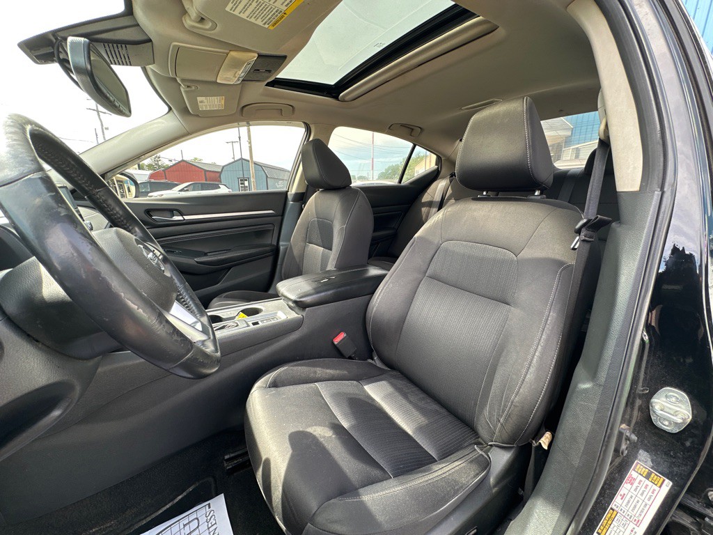 2019 Nissan Altima Image 9