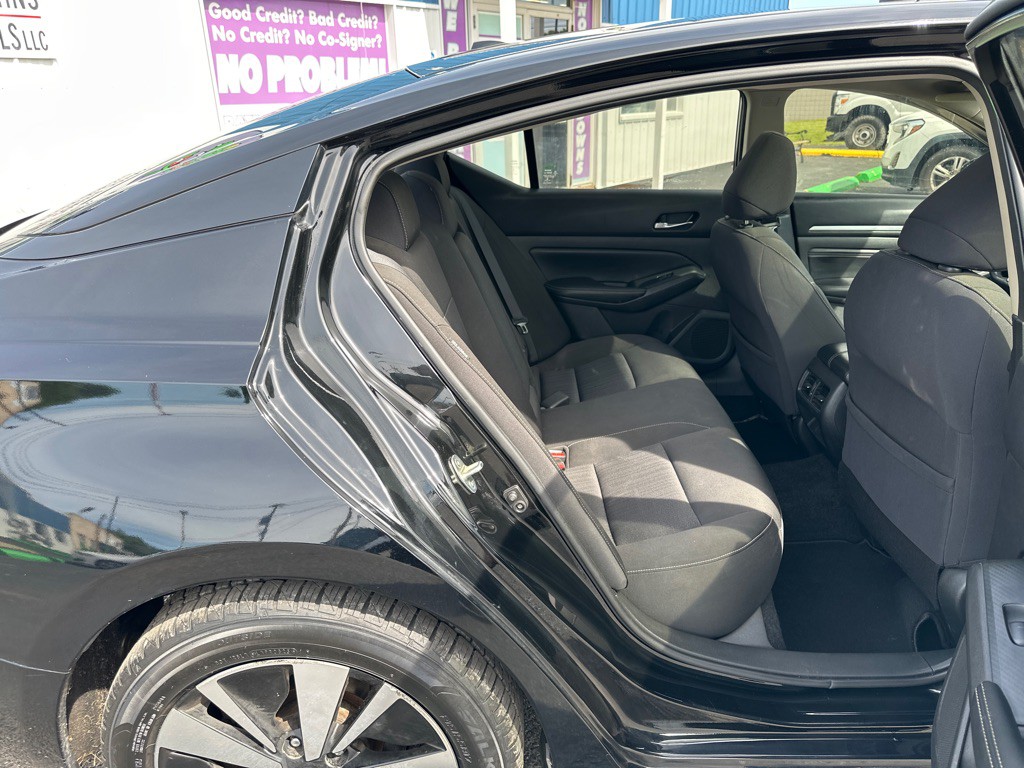 2019 Nissan Altima Image 15