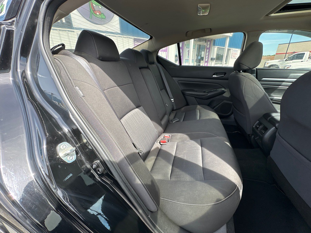 2019 Nissan Altima Image 16