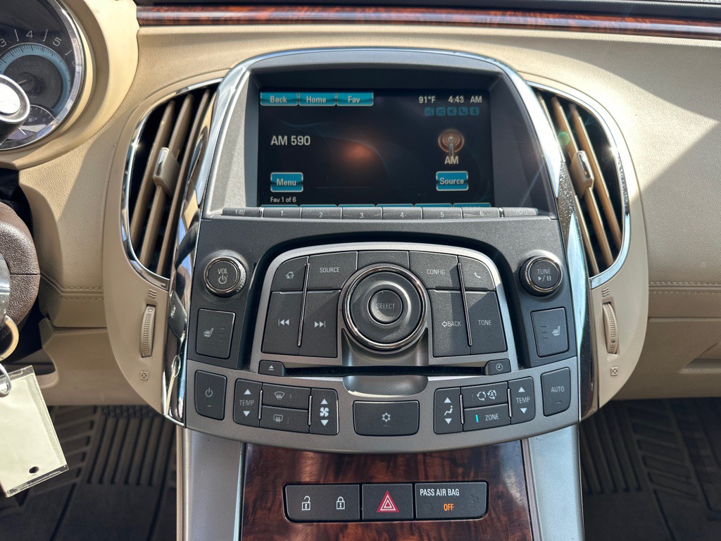 2012 Buick Lacrosse Image 13