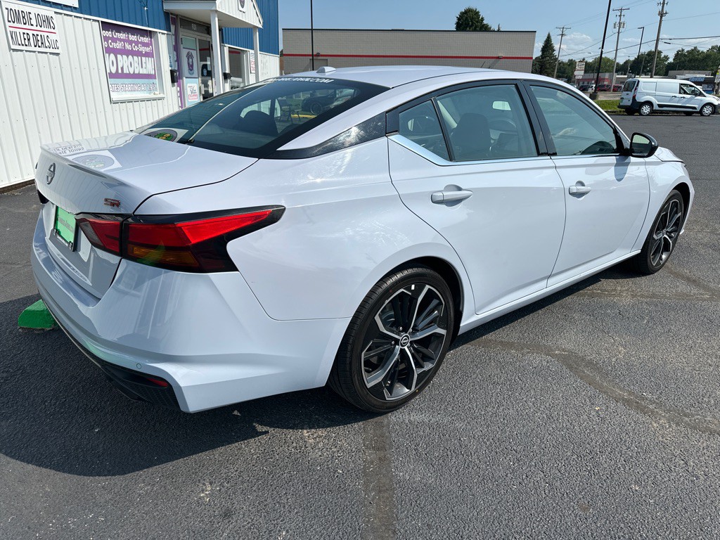 2024 Nissan Altima Image 7