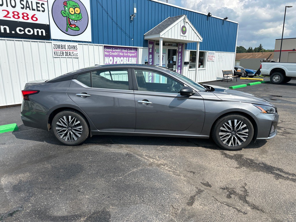 2025 Nissan Altima Image 8
