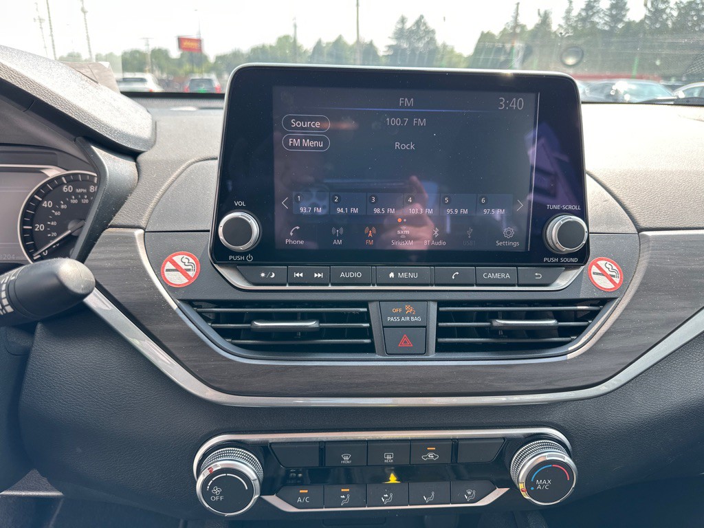 2025 Nissan Altima Image 12