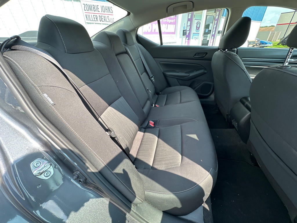 2025 Nissan Altima Image 17
