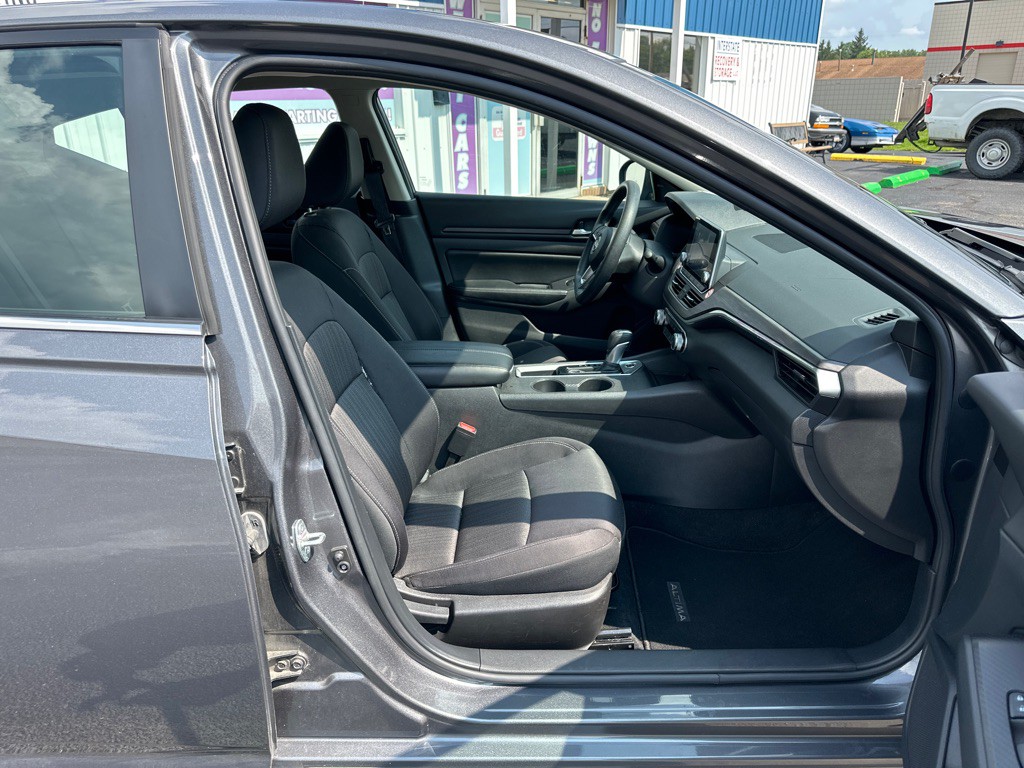 2025 Nissan Altima Image 18