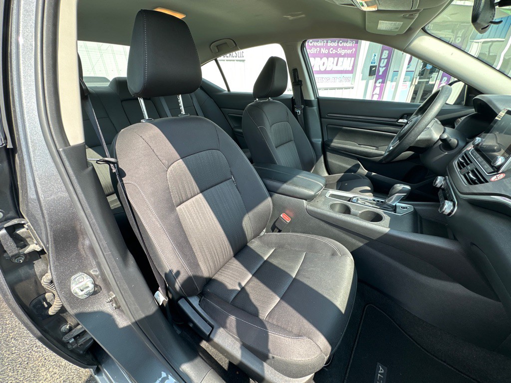 2025 Nissan Altima Image 19