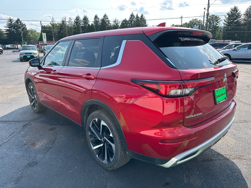 2024 Mitsubishi Outlander Image 5