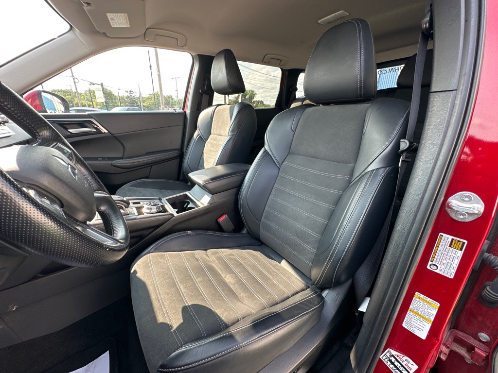 2024 Mitsubishi Outlander Image 10