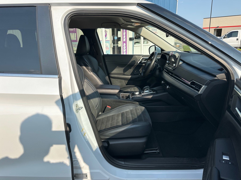 2024 Mitsubishi Outlander Image 23