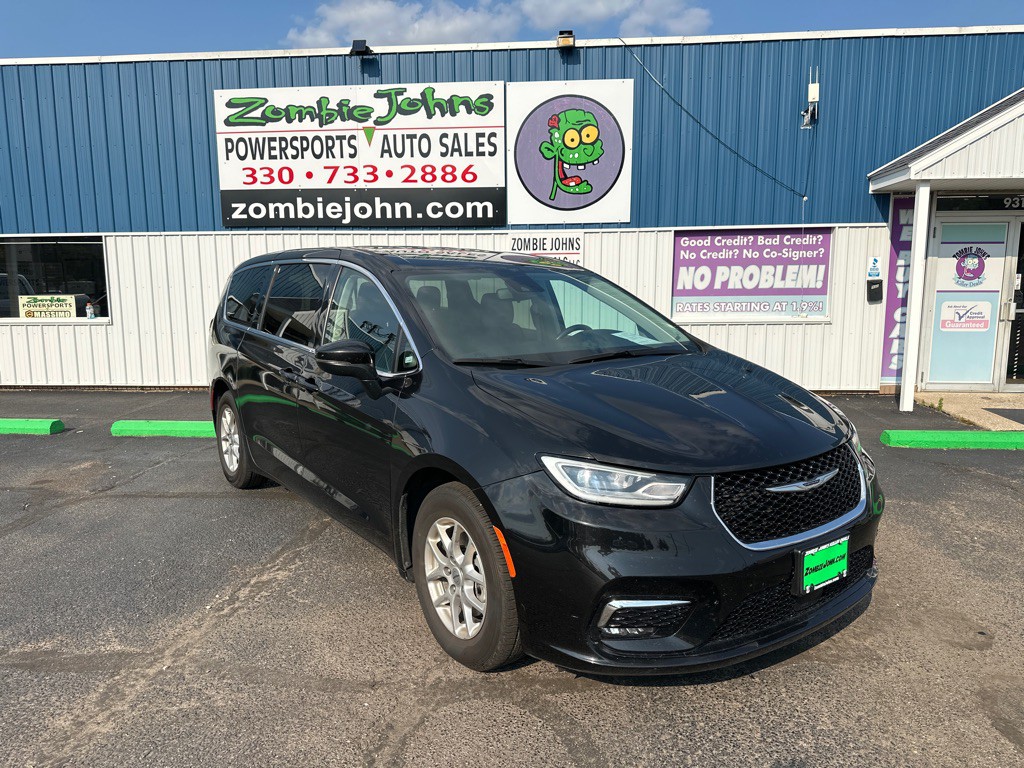 2023 Chrysler Pacifica Image 1