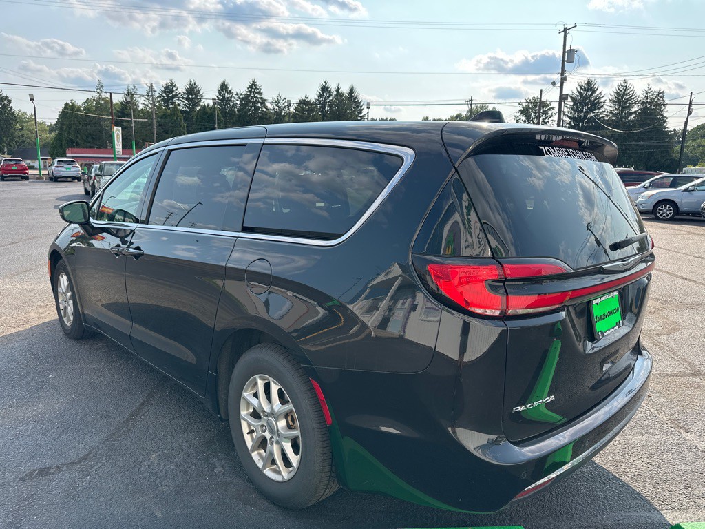 2023 Chrysler Pacifica Image 5