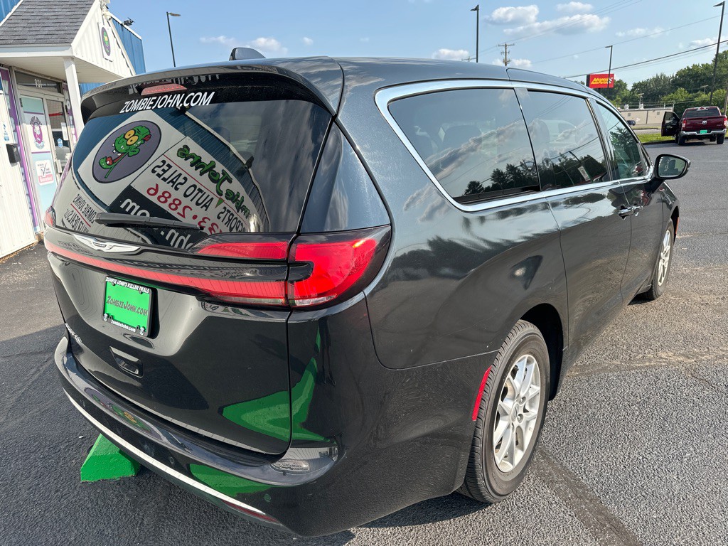 2023 Chrysler Pacifica Image 7