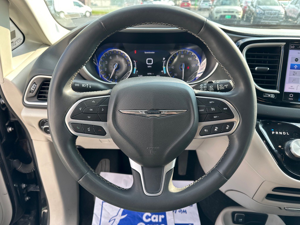 2023 Chrysler Pacifica Image 10