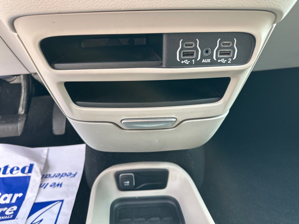 2023 Chrysler Pacifica Image 13