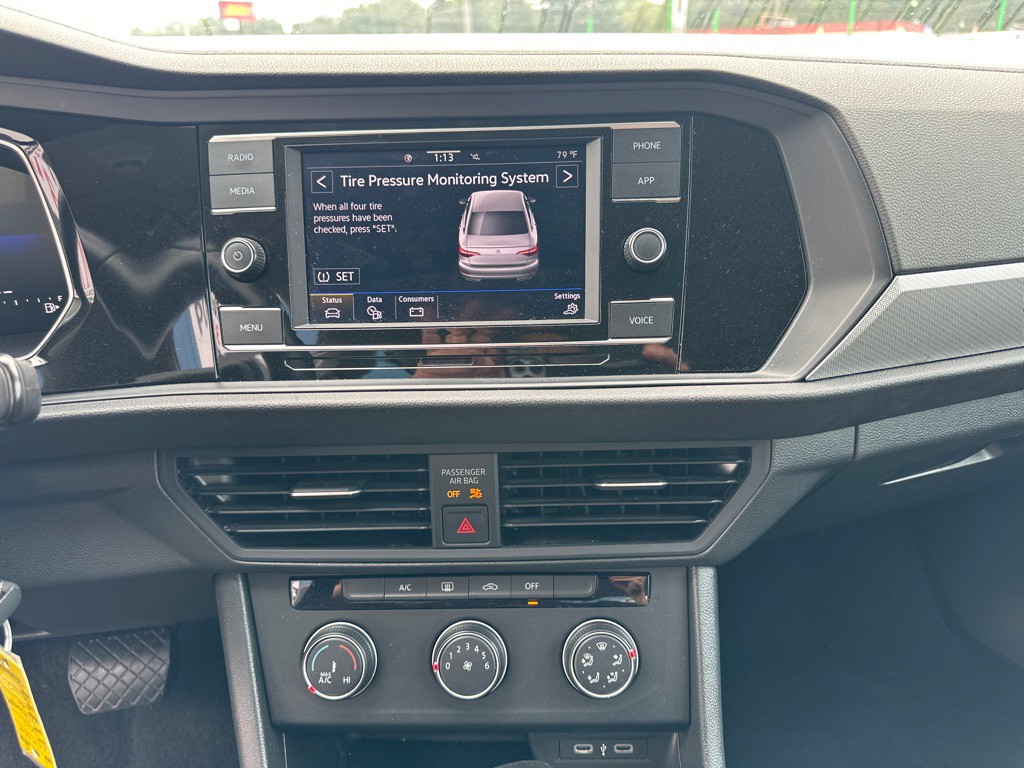 2024 Volkswagen Jetta Image 13