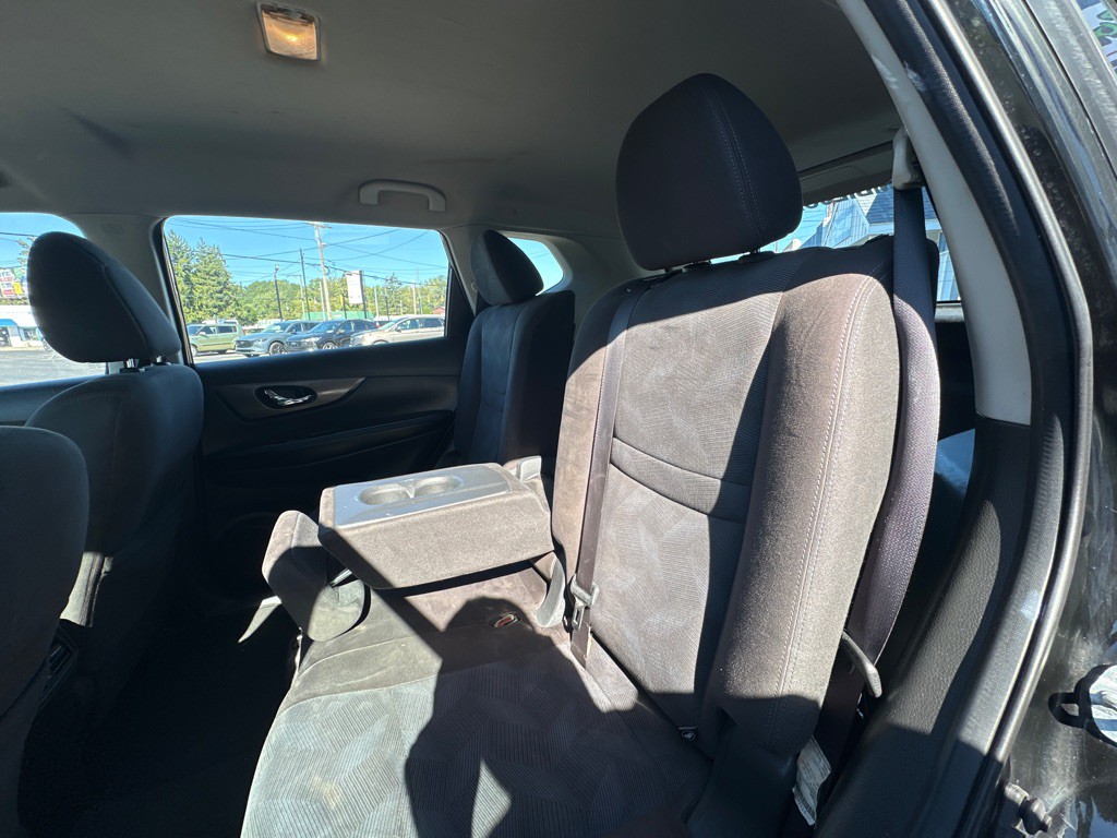 2015 Nissan Rogue Image 16