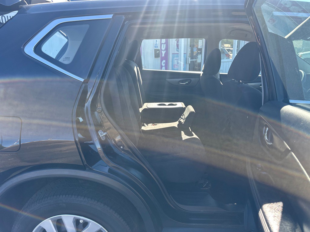 2015 Nissan Rogue Image 19