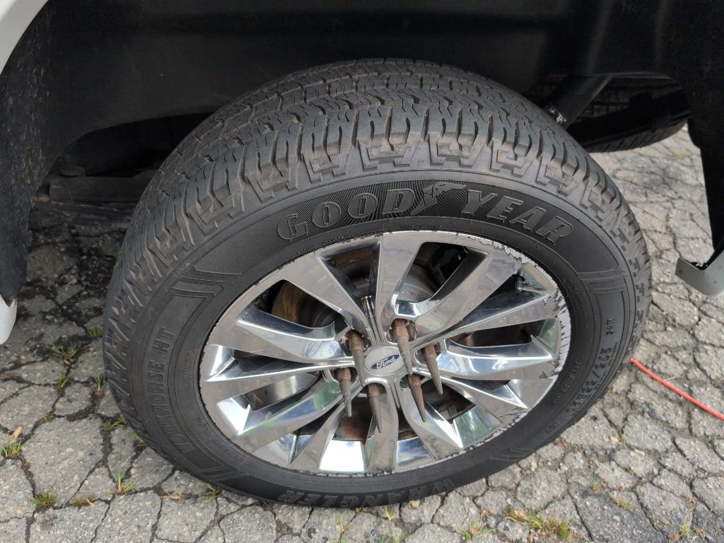 2017 Ford F-150 Image 12
