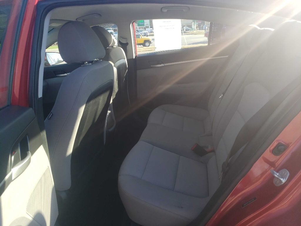 2020 Hyundai Elantra Image 7