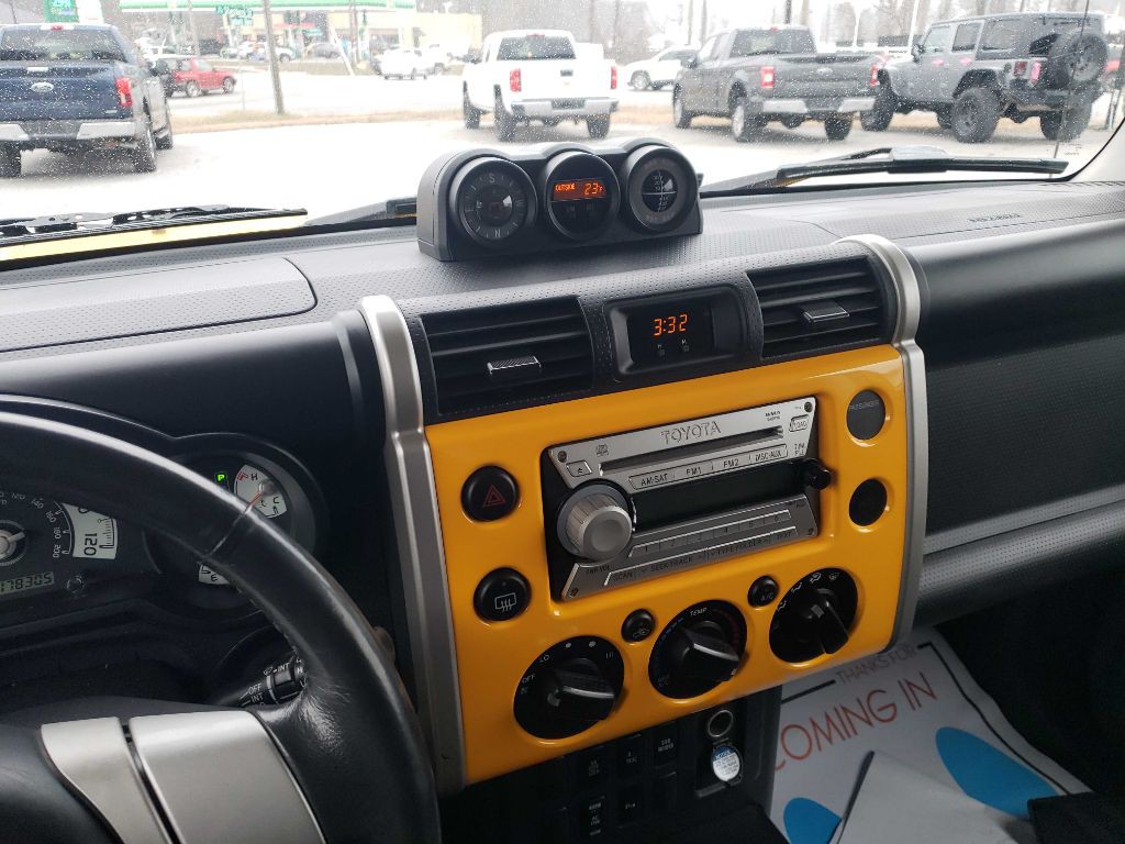 2007 Toyota FJ Cruiser Image 12