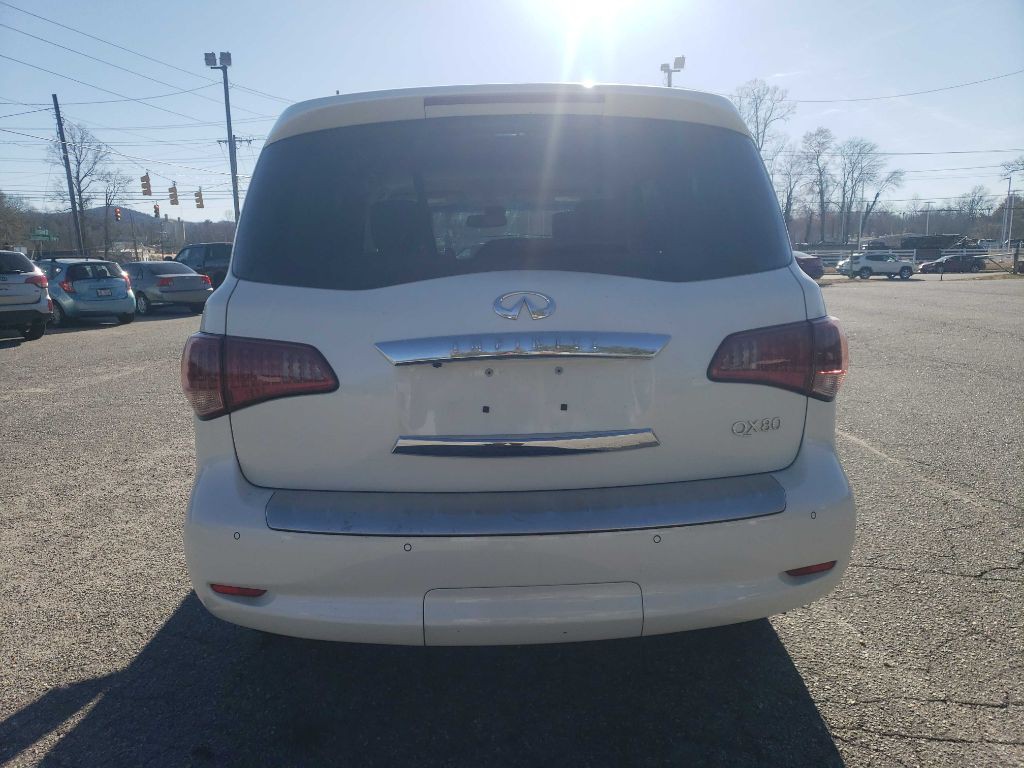 2016 INFINITI QX80 Image 2