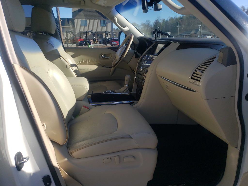 2016 INFINITI QX80 Image 6