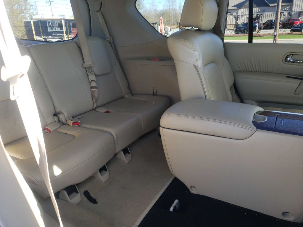 2016 INFINITI QX80 Image 8