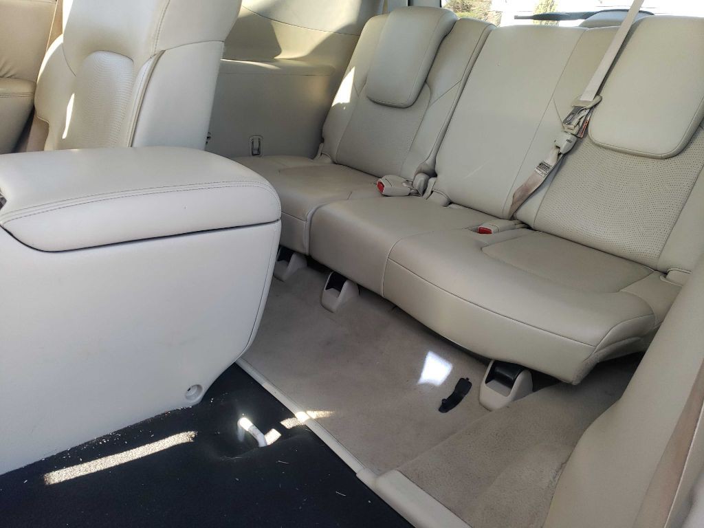 2016 INFINITI QX80 Image 9