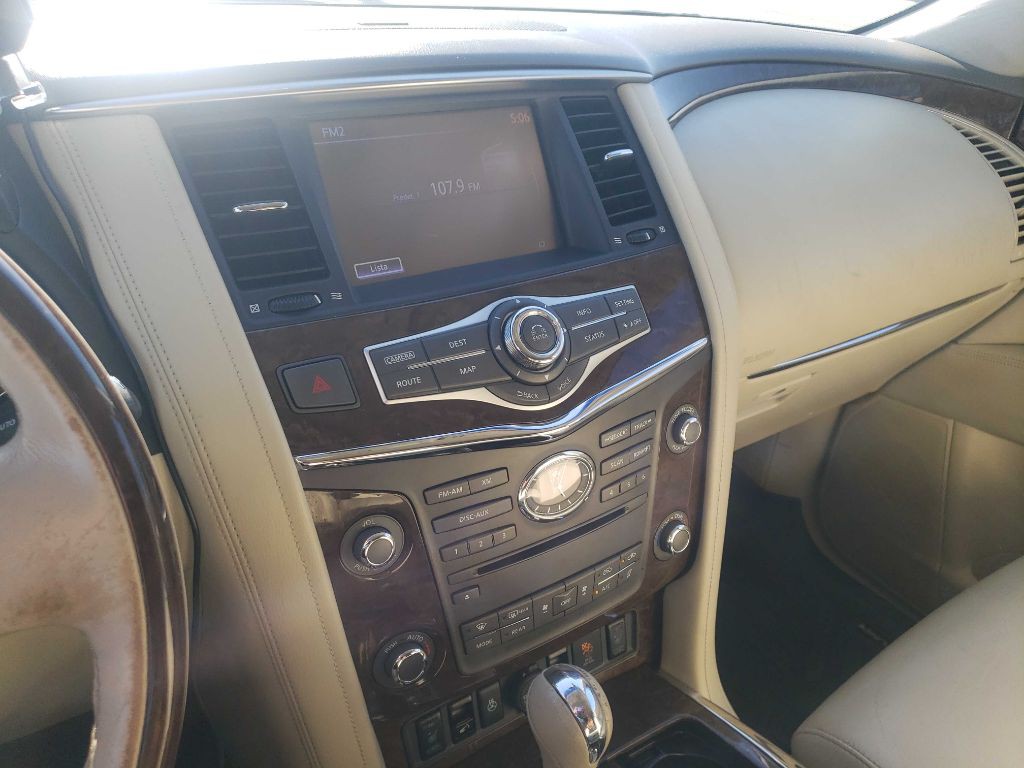 2016 INFINITI QX80 Image 18