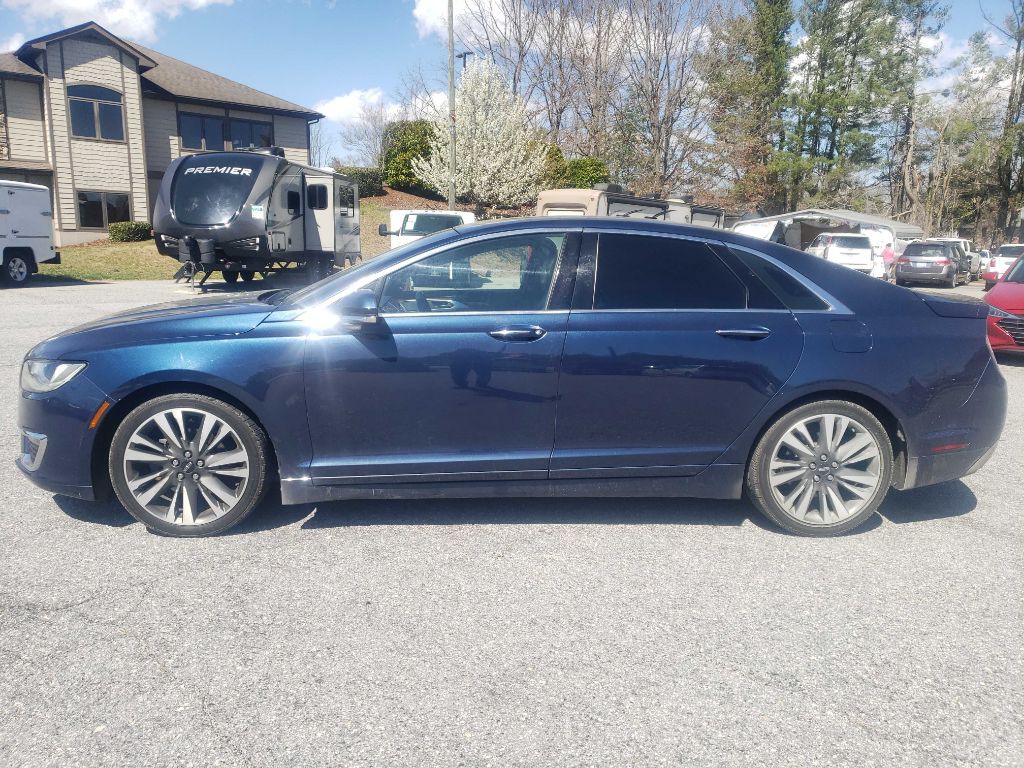 2017 Lincoln MKZ Image 2
