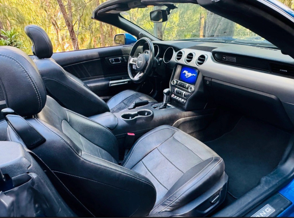 2020 Ford Mustang Image 18