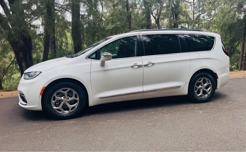 2022 Chrysler Pacifica Image 4
