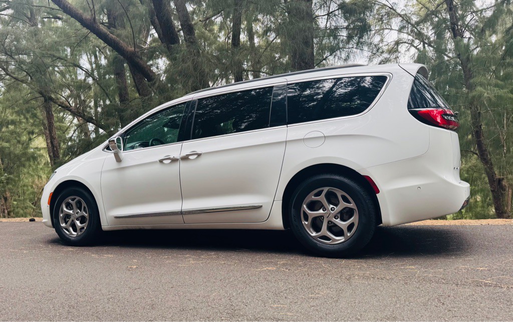 2022 Chrysler Pacifica Image 12