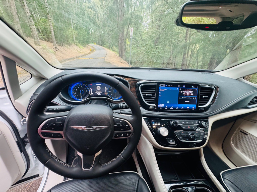2022 Chrysler Pacifica Image 13