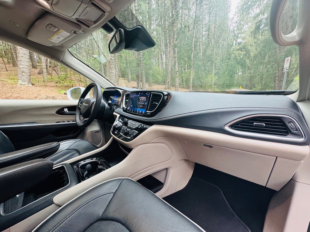 2022 Chrysler Pacifica Image 15