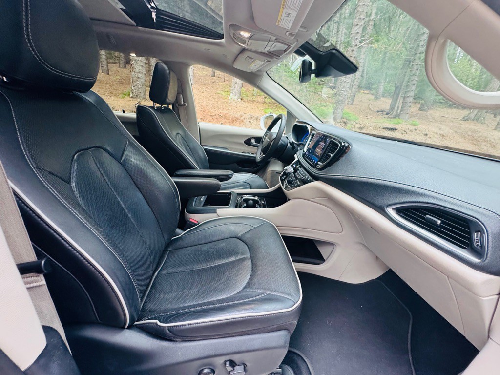 2022 Chrysler Pacifica Image 16
