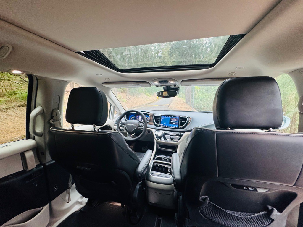 2022 Chrysler Pacifica Image 18