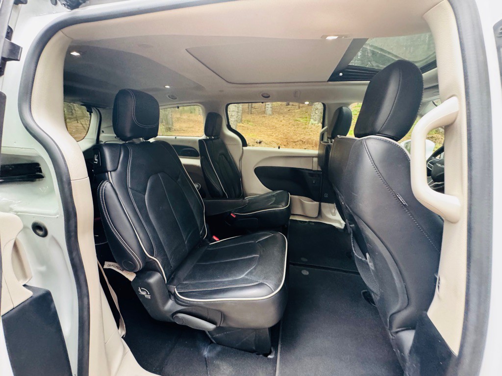2022 Chrysler Pacifica Image 19