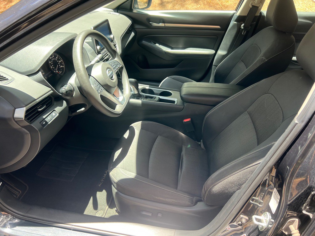 2022 Nissan Altima Image 10