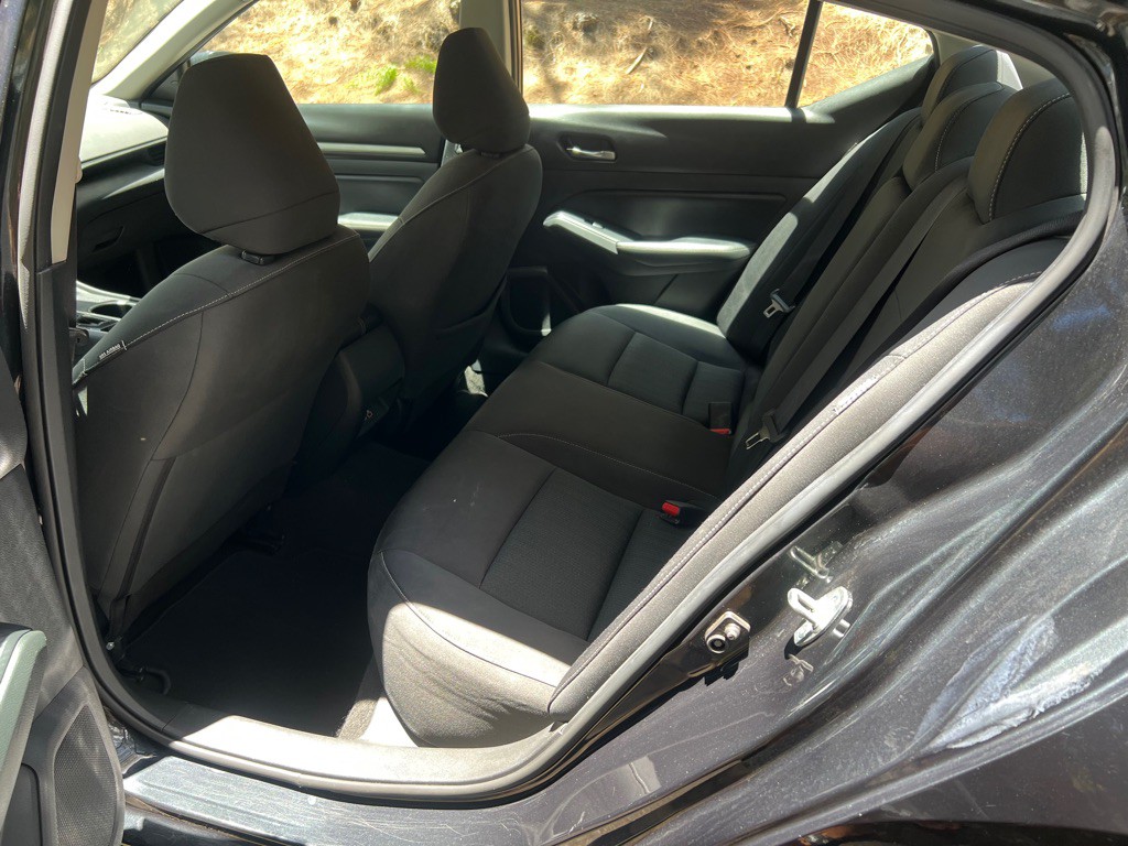 2022 Nissan Altima Image 16