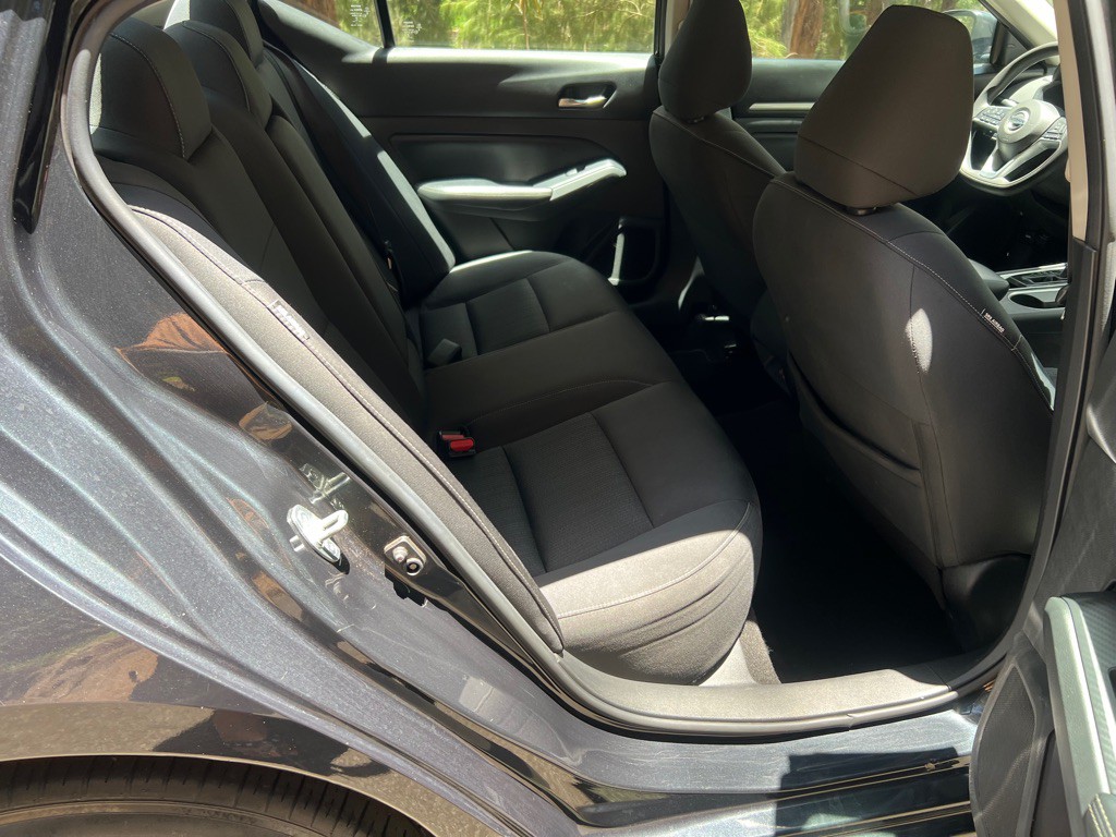 2022 Nissan Altima Image 17