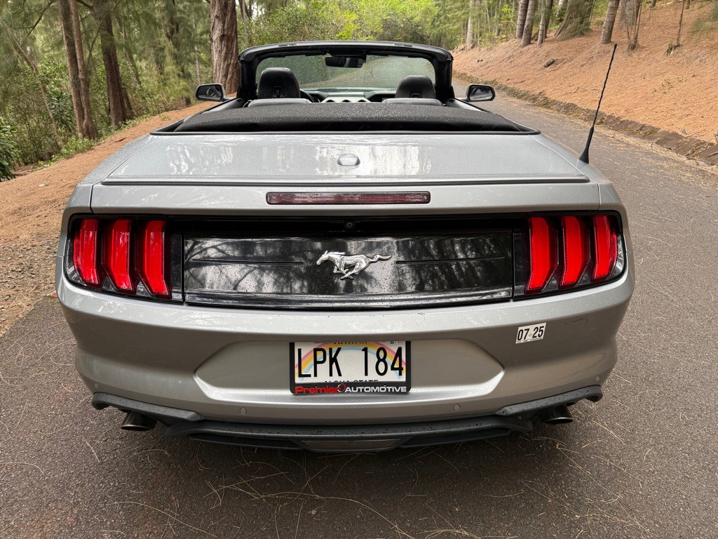 2022 Ford Mustang Image 9