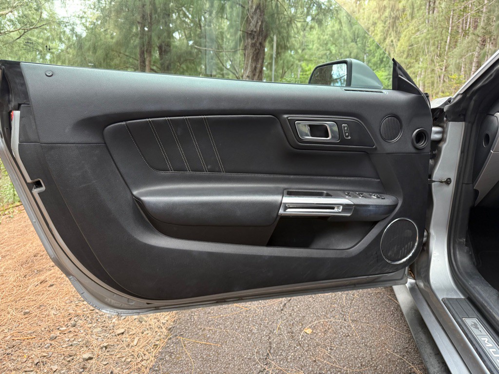 2022 Ford Mustang Image 19